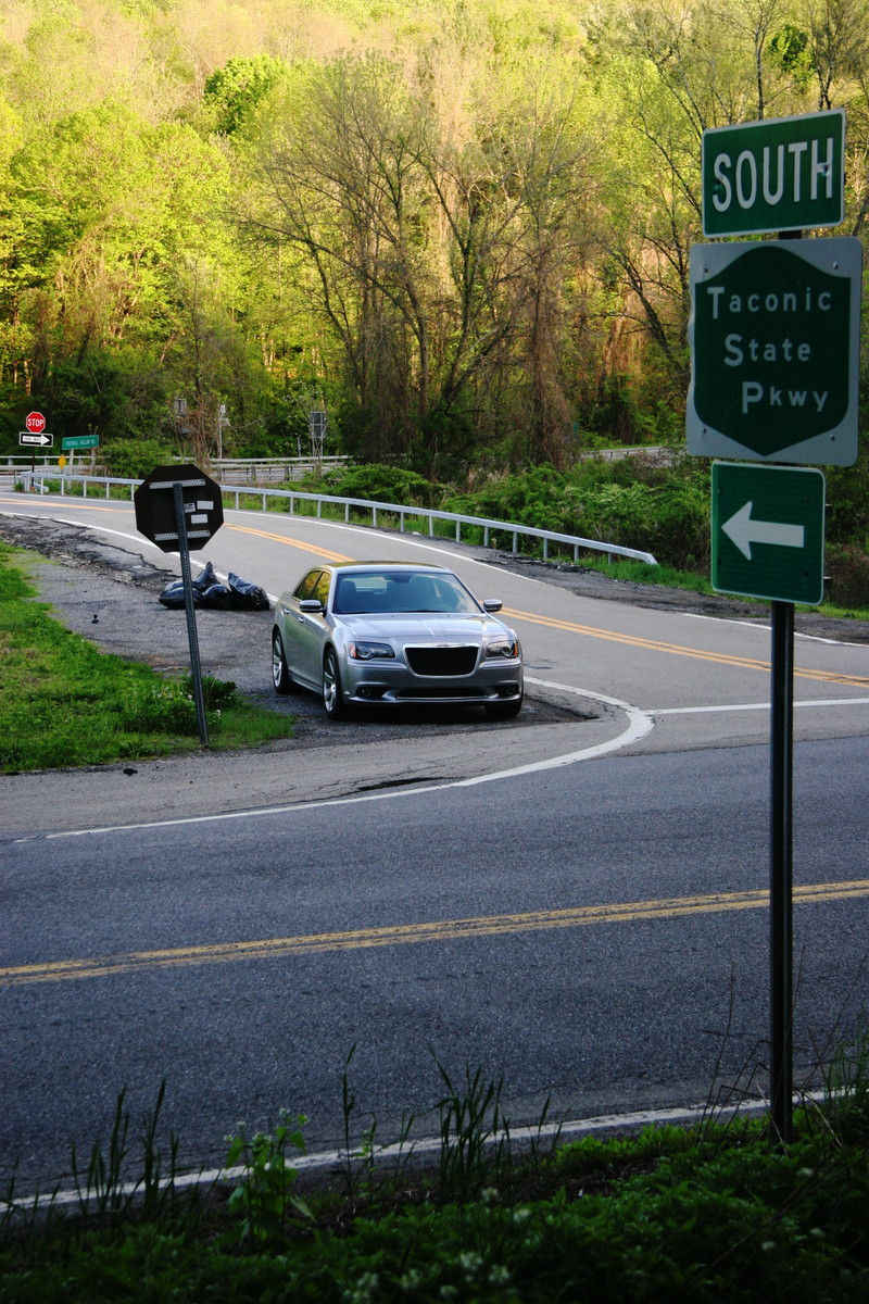 Illustration for article titled The Chrysler 300 SRT Is How Big American Cars Should Feel